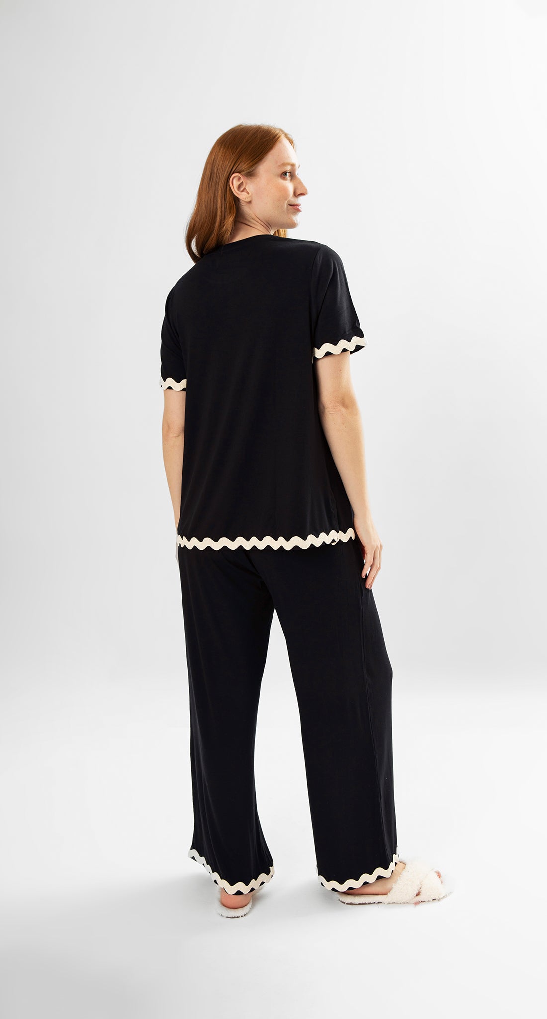 Short Sleeve Pajama Set in Black Knit