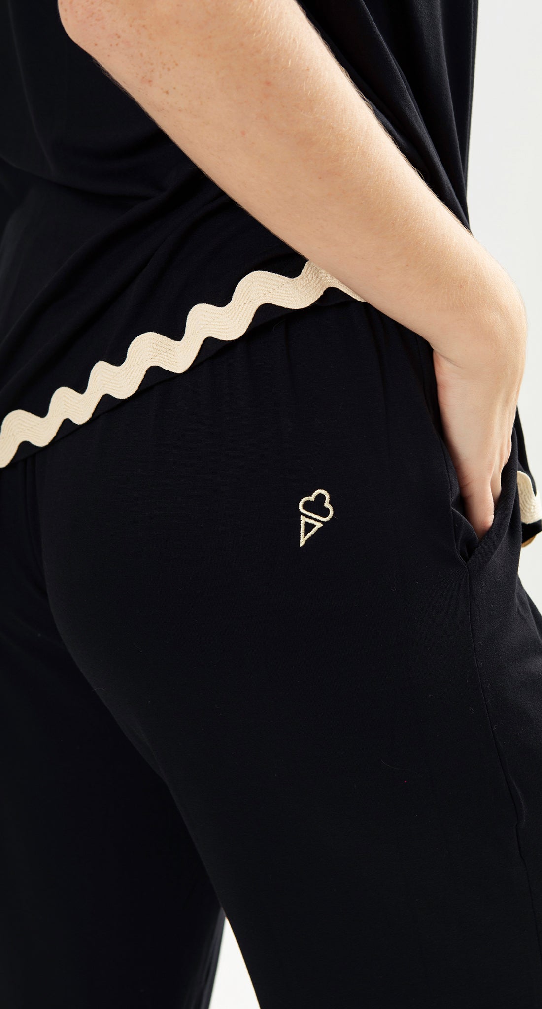 Short Sleeve Pajama Set in Black Knit